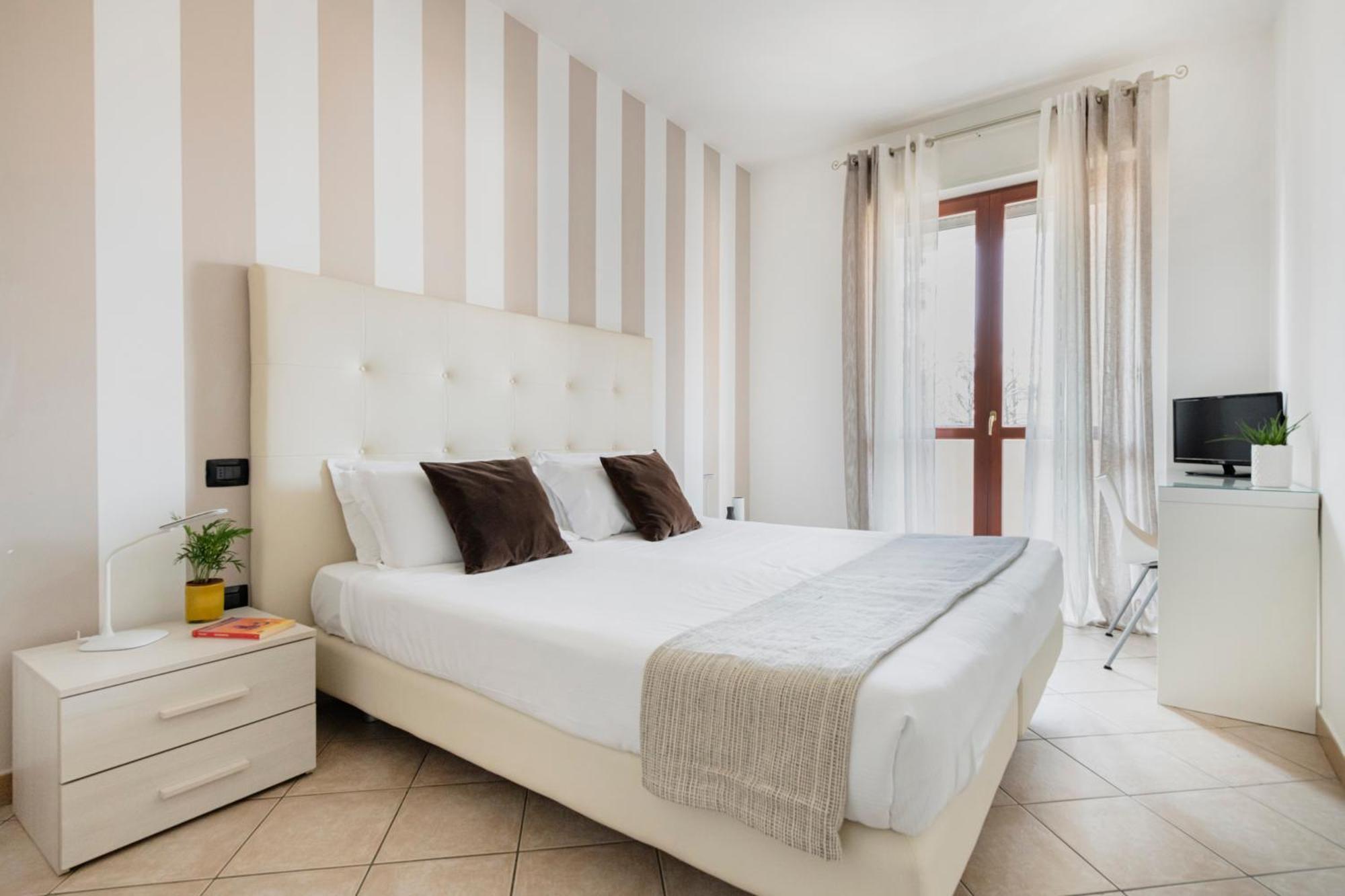Hq Aparthotel Milano Inn - Smart Suites チニゼッロ・バルサモ エクステリア 写真