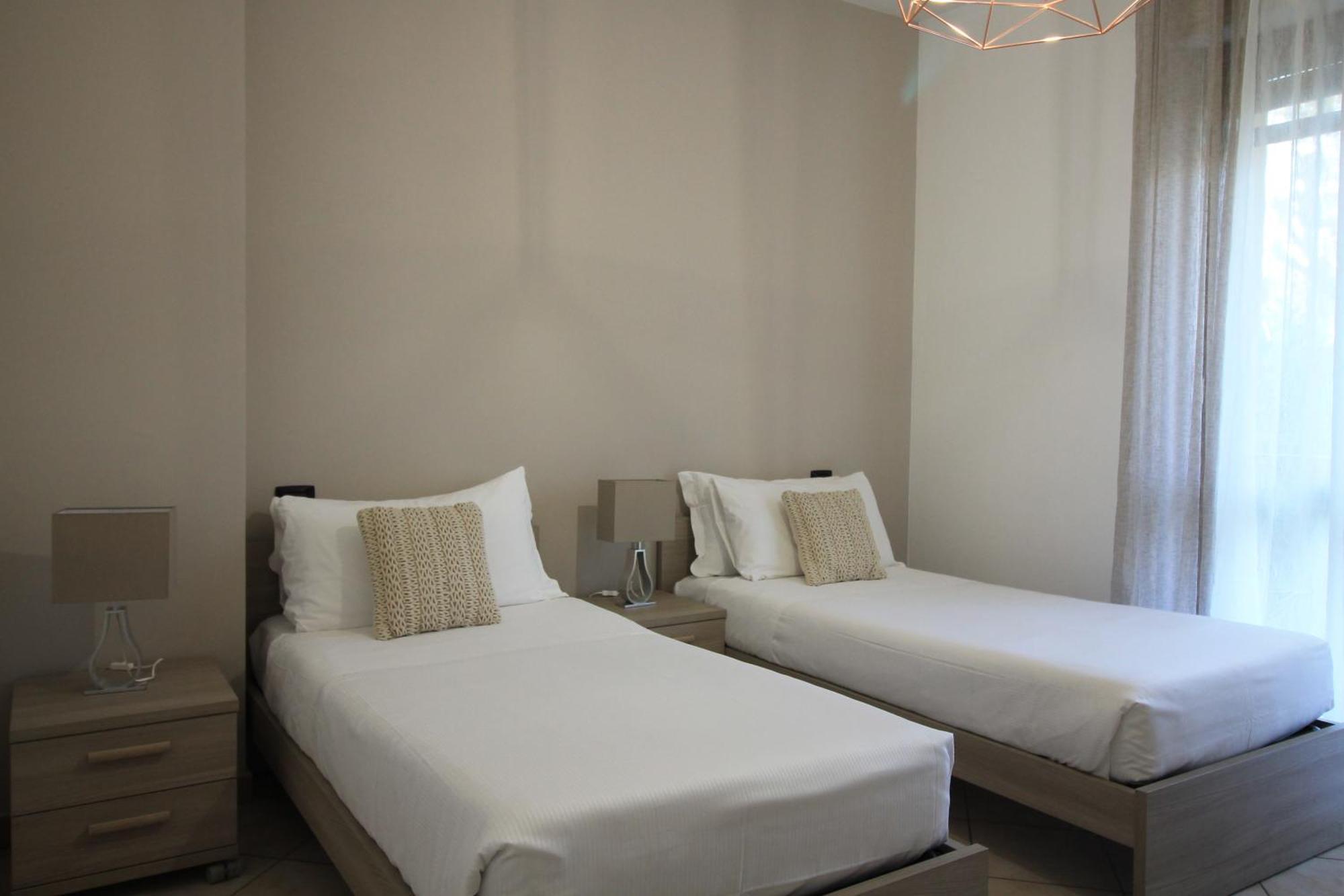 Hq Aparthotel Milano Inn - Smart Suites チニゼッロ・バルサモ エクステリア 写真