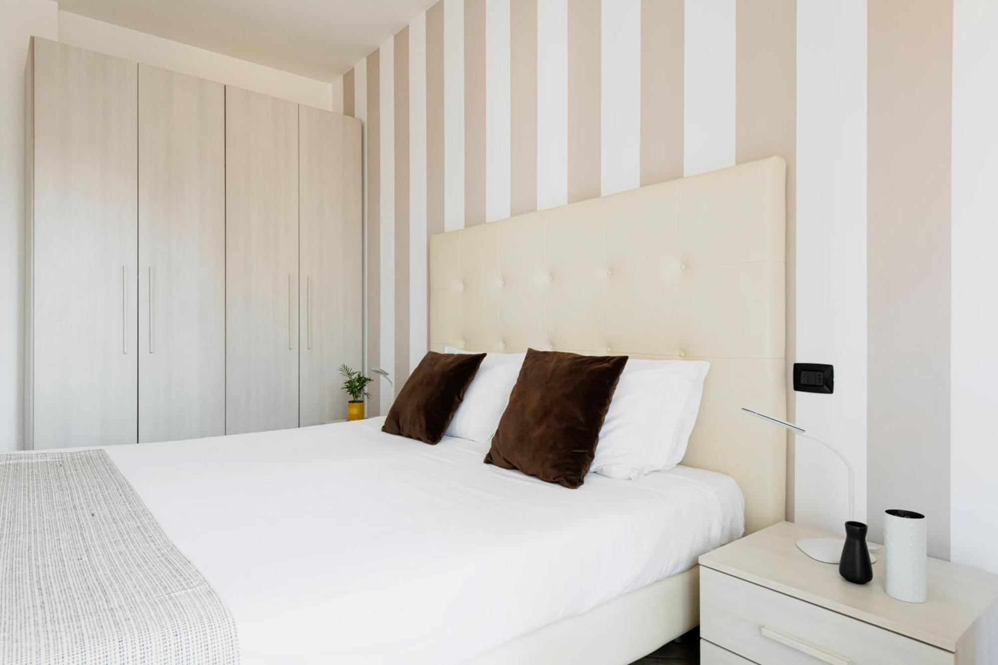 Hq Aparthotel Milano Inn - Smart Suites チニゼッロ・バルサモ エクステリア 写真