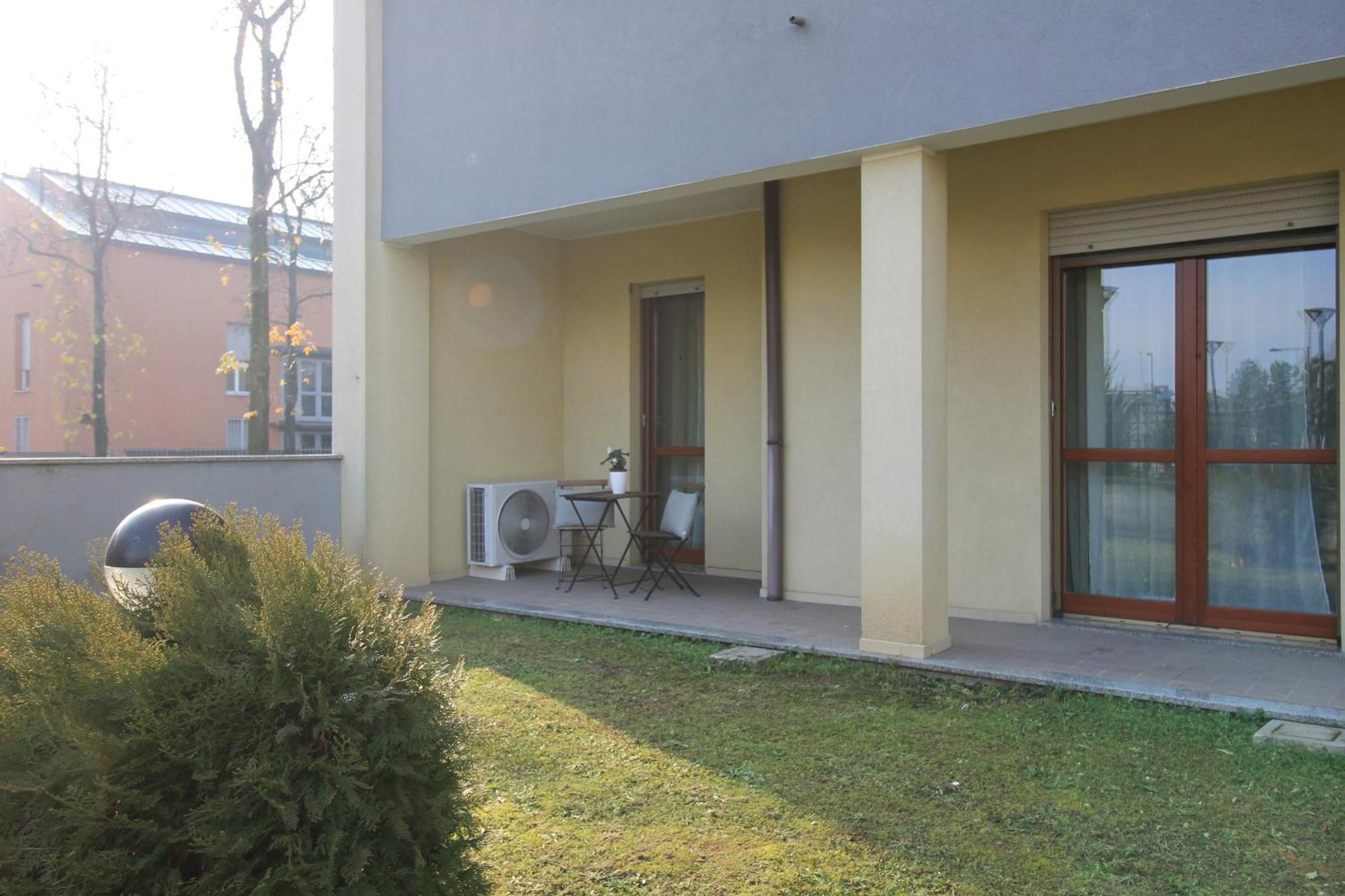 Hq Aparthotel Milano Inn - Smart Suites チニゼッロ・バルサモ エクステリア 写真