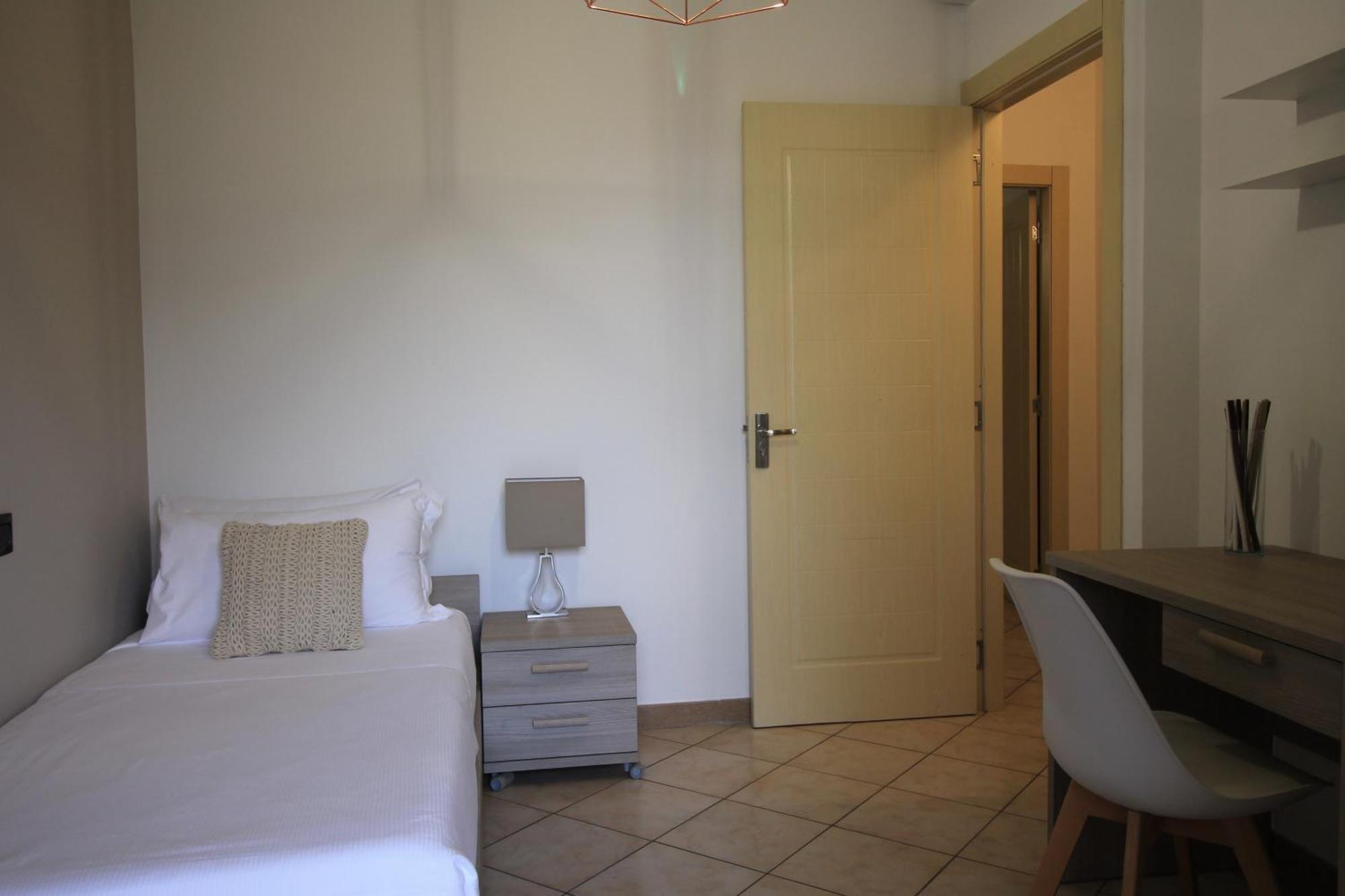 Hq Aparthotel Milano Inn - Smart Suites チニゼッロ・バルサモ エクステリア 写真