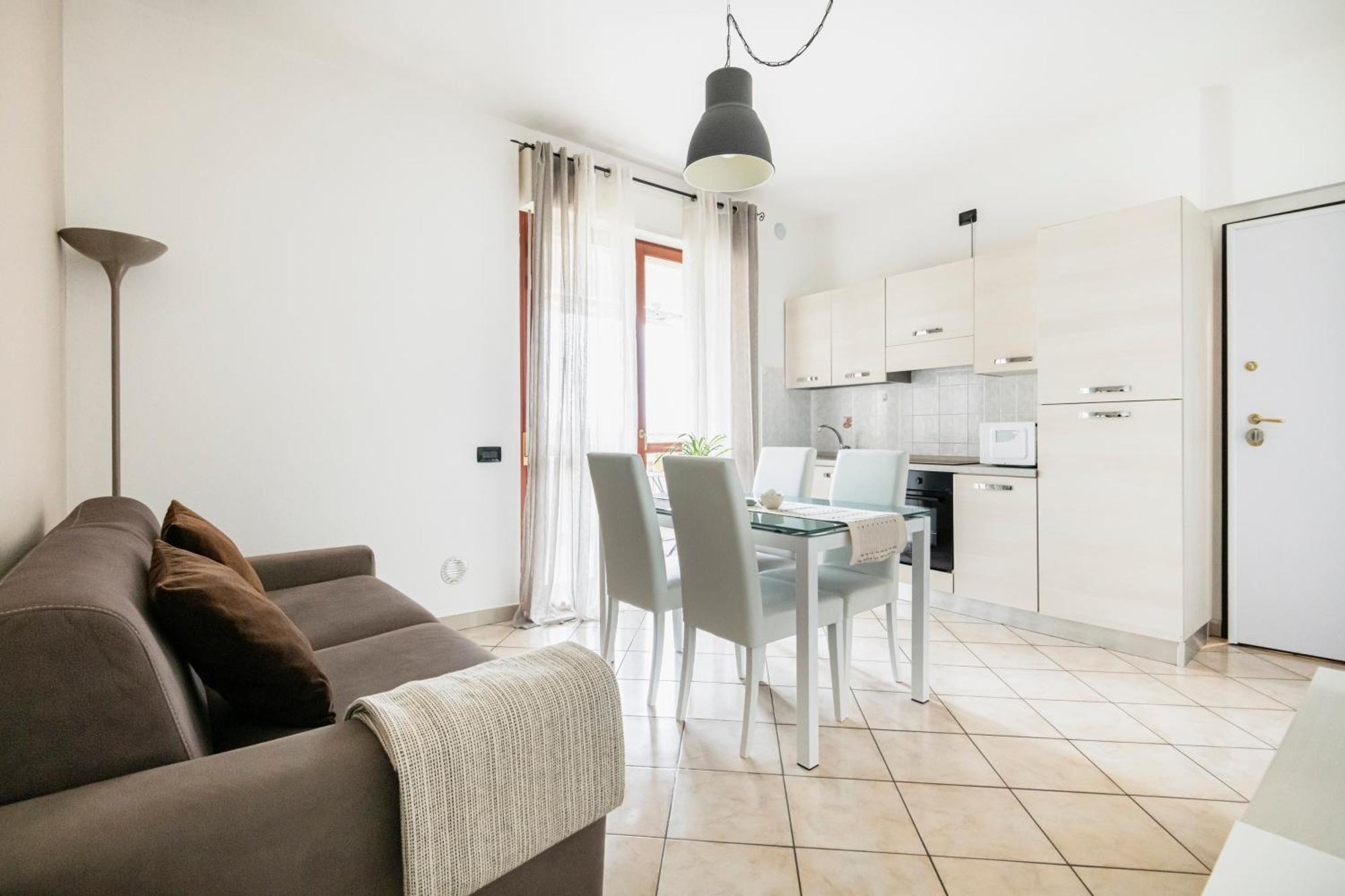 Hq Aparthotel Milano Inn - Smart Suites チニゼッロ・バルサモ エクステリア 写真