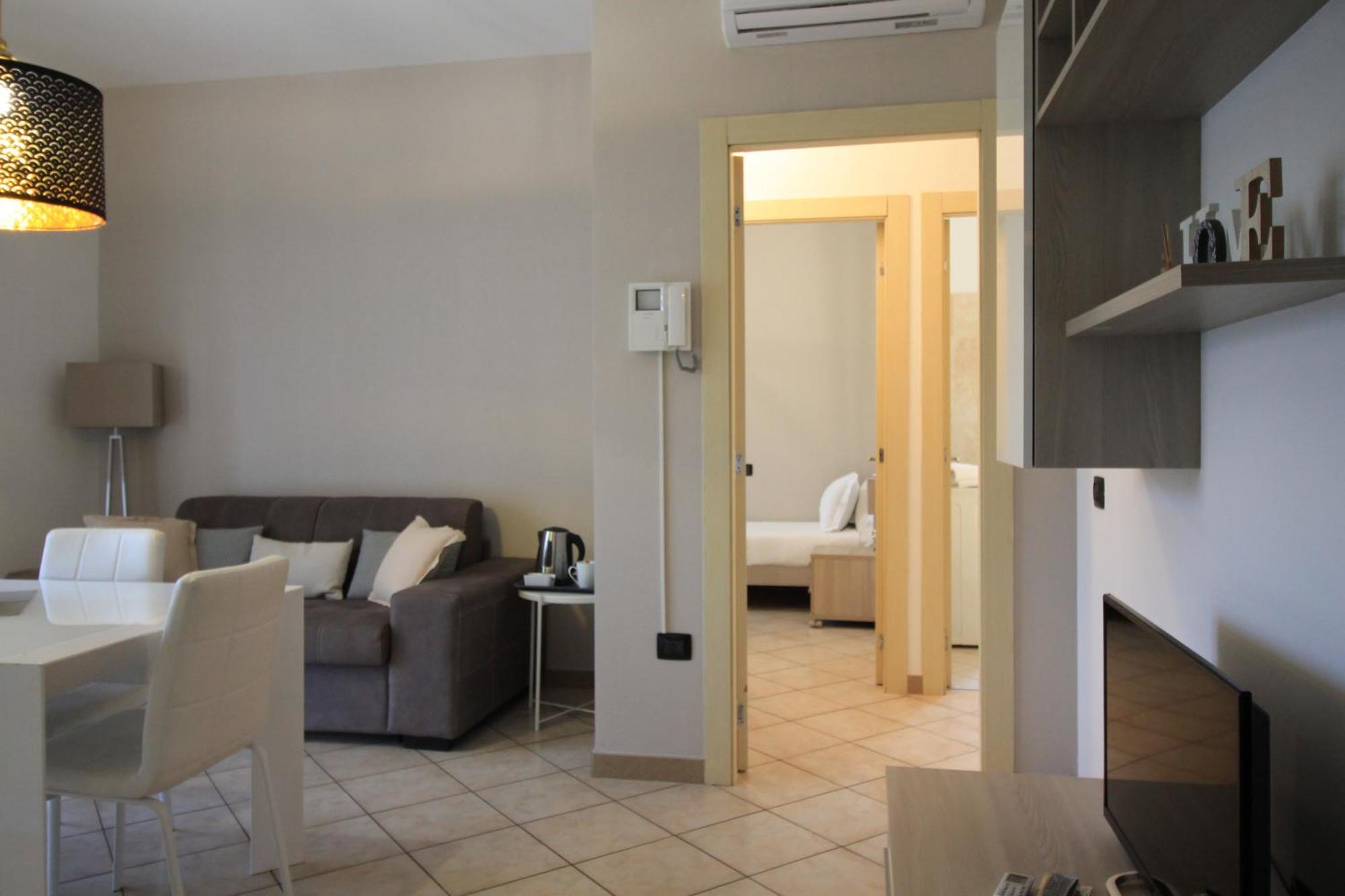 Hq Aparthotel Milano Inn - Smart Suites チニゼッロ・バルサモ エクステリア 写真