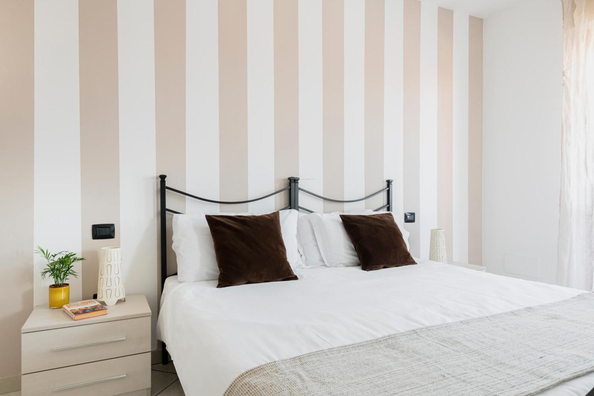 Hq Aparthotel Milano Inn - Smart Suites チニゼッロ・バルサモ エクステリア 写真